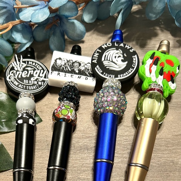 Beaded 🖊️ Pen - Picture 1 of 2